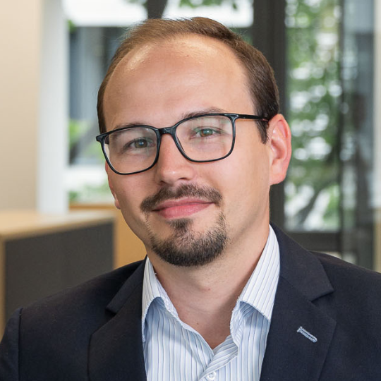 Portrait-Daniel-Brezina