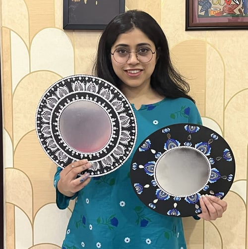 Dot artist Mahika Bhatnagar with her creations_Nagarrians-at-Play