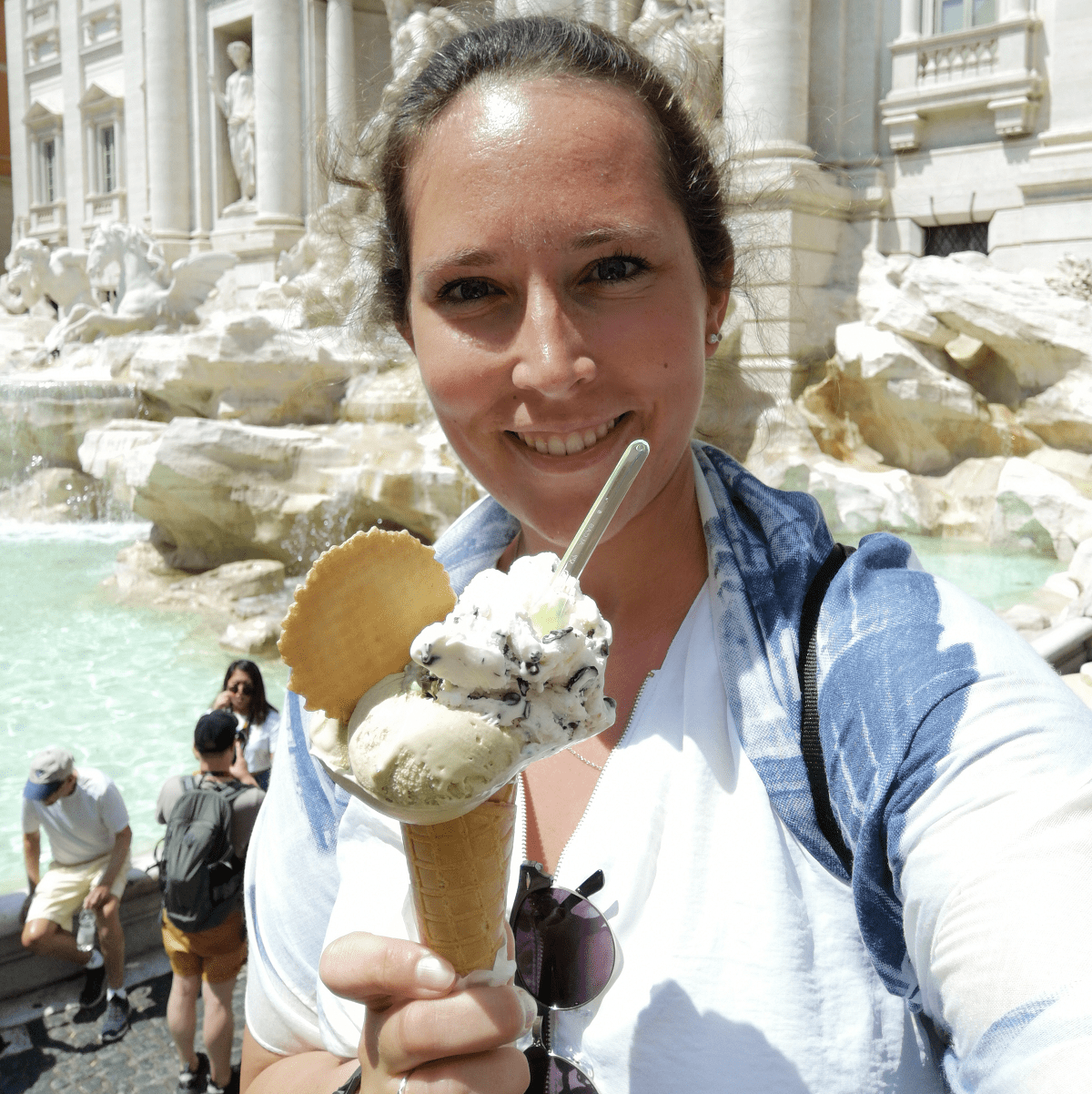Julia in Italy enjoying an icecream