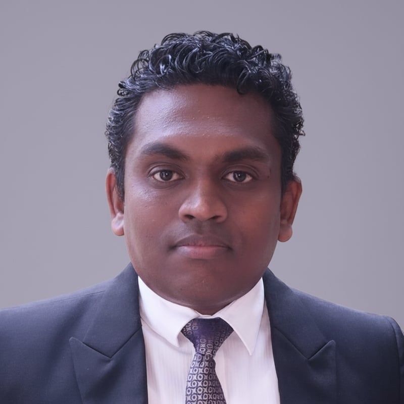 waruna nadeep square photo