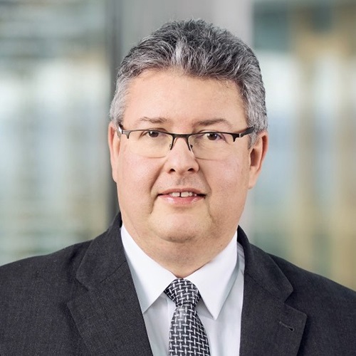 Dr. Roland Schütz_CIO Lufthansa Group_500x500px