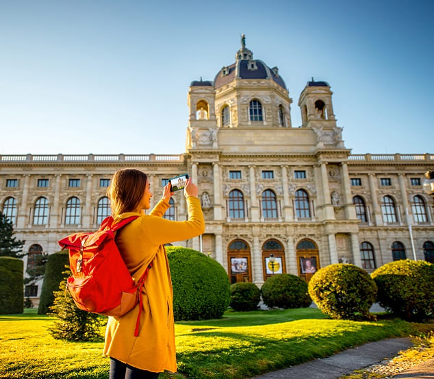 Happy tourist in Vienna (1)